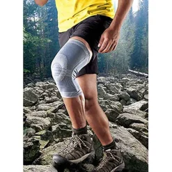 Futuro Ultra Performance Knie-Bandage Größe M, 1 St><noscript><img width=
