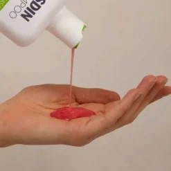 ISDIN Nutradeica Shampoo gegen Schuppen und fettiges Haar, 200 ml